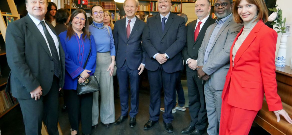 Ambassade de France / Leslie-Hondebrink-Hermer